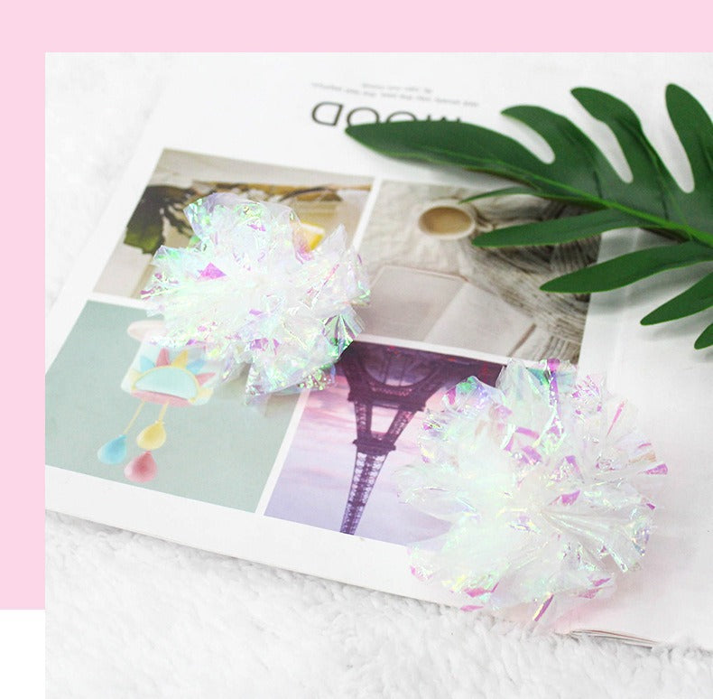 This Colorful Noise-making Paper Ball Cat Toy Is A Great Way To Keep Your Cat Entertained And Amused. It's A Self-playing Toy That Comes In A White Co